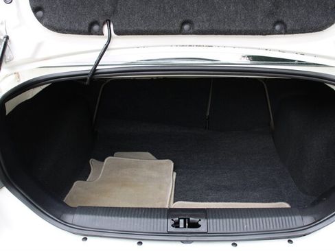 Used 2011 Ford Focus SE FWD image 15
