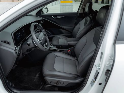 Used 2023 Kia Niro Wind FWD image 39