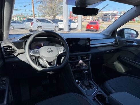 New 2026 Volkswagen Taos SE FWD image 16