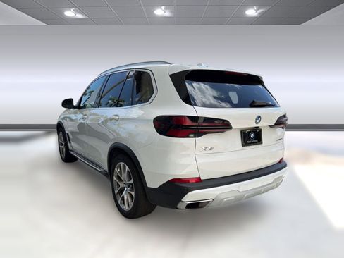 Used 2025 BMW X5 xDrive50e AWD/4WD image 3