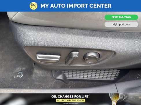 Used 2023 Toyota Sienna XLE AWD/4WD image 12