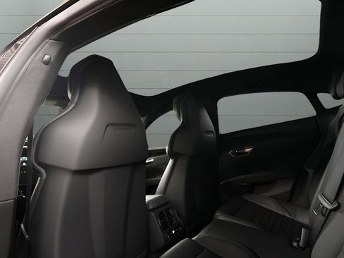 Used 2024 Audi RS e-tron GT image 52