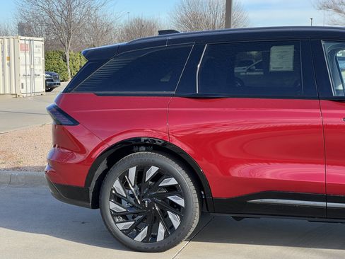 New 2026 Lincoln Nautilus Reserve w/ Jet Appearance Package image 11