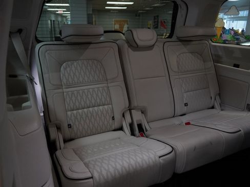 Used 2018 Lincoln Navigator Black Label image 37