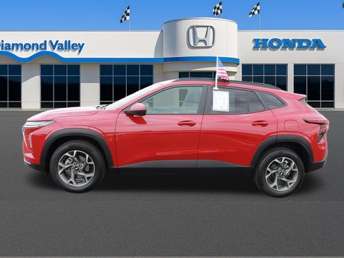 Used 2026 Chevrolet Trax LT FWD image 9