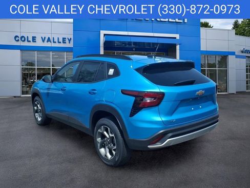 New 2026 Chevrolet Trax LT w/ Driver Confidence Package FWD image 3