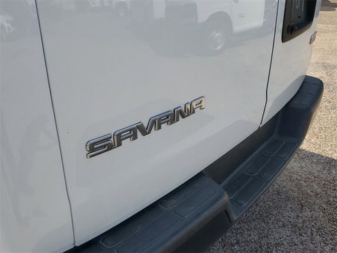 Used 2023 GMC Savana 2500 w/ Driver Convenience Package image 7