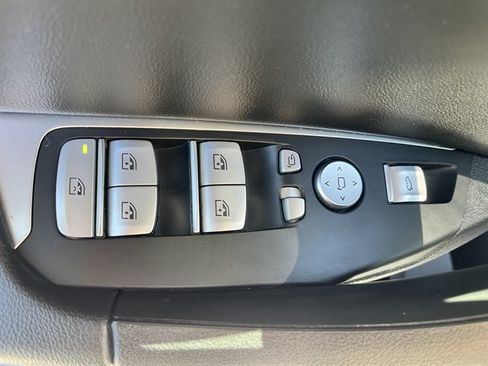 Used 2023 BMW X3 xDrive30i AWD/4WD image 17