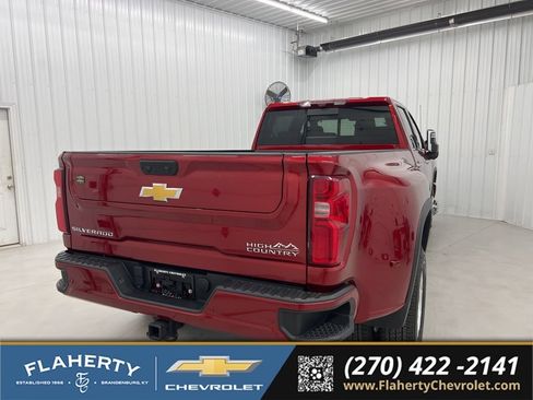Used 2025 Chevrolet Silverado 3500 High Country w/ Technology Package AWD/4WD image 3