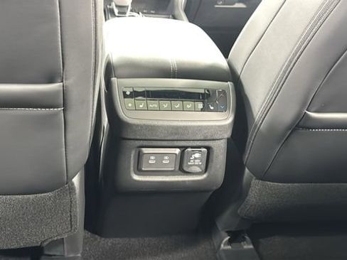 New 2026 Nissan Pathfinder Platinum image 38