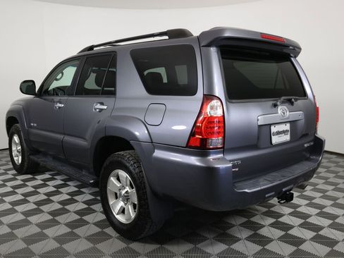 Used 2008 Toyota 4Runner SR5 AWD/4WD image 4