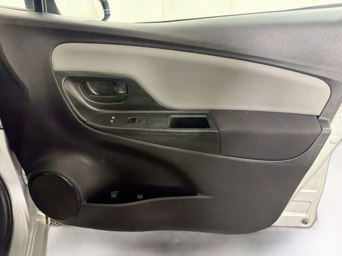 Used 2017 Toyota Yaris L w/ Carpet Mat Package FWD image 28