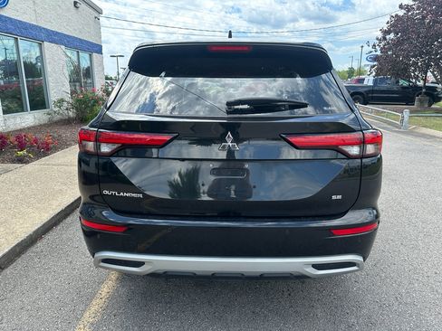 Used 2023 Mitsubishi Outlander SE AWD/4WD image 6
