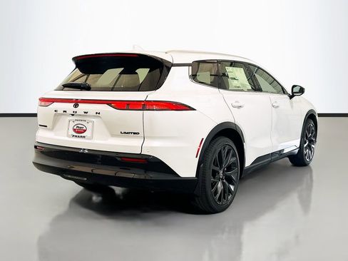 New 2025 Toyota Crown Signia Limited image 4