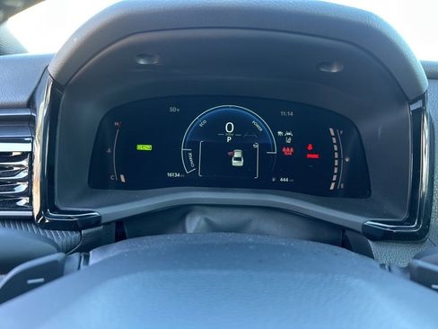 Used 2025 Toyota Camry SE image 21