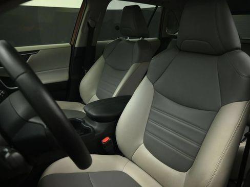 Used 2022 Toyota RAV4 XLE Premium FWD image 44