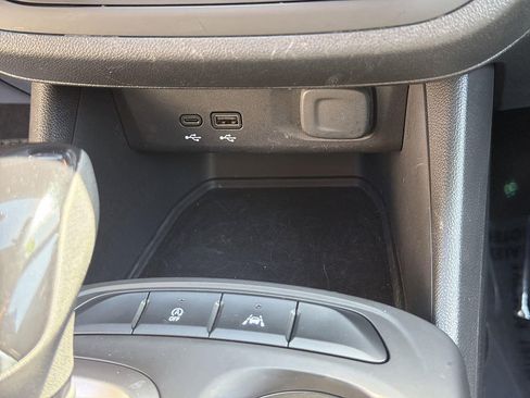 Used 2024 Buick Envista Preferred w/ Convenience I Package FWD image 35