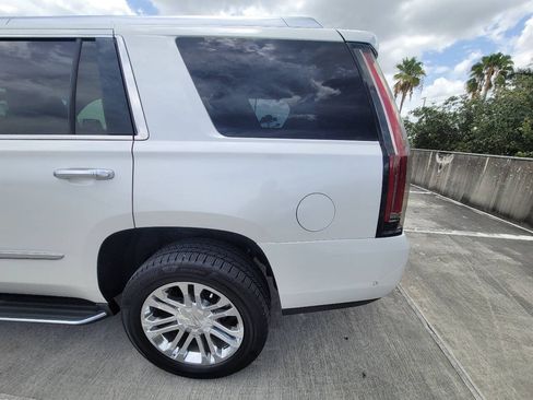 Used 2017 Cadillac Escalade 2WD image 37