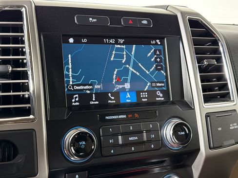 Used 2016 Ford F150 Lariat w/ Equipment Group 502A Luxury RWD image 17