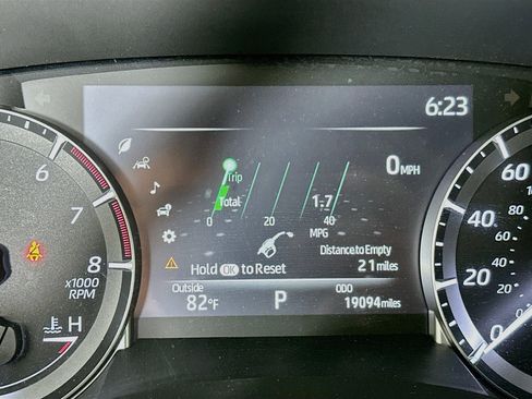 Used 2023 Toyota Highlander XLE FWD image 19