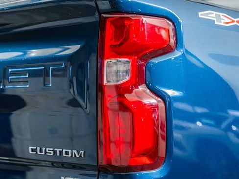 Used 2019 Chevrolet Silverado 1500 Custom w/ Custom Value Package image 7