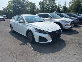 Used 2023 Nissan Altima 2.5 SV FWD video 1