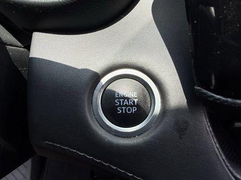 Used 2021 Toyota Highlander XSE FWD image 23