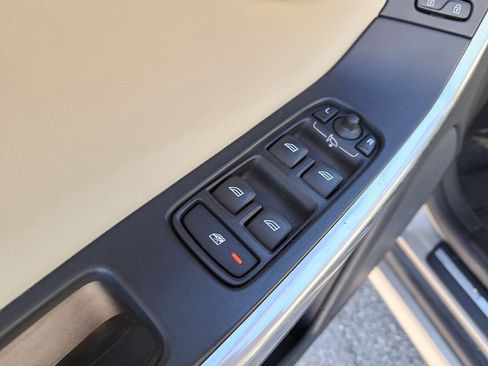 Used 2016 Volvo XC60 T6 Platinum w/ Climate Package image 14