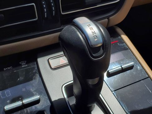 Used 2024 Porsche Macan AWD/4WD image 32