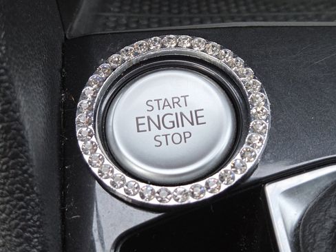 Used 2022 Volkswagen Tiguan SEL R-Line image 37