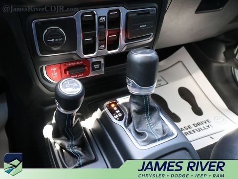 Used 2023 Jeep Wrangler Unlimited Rubicon 4xe w/ Cold Weather Group AWD/4WD image 38