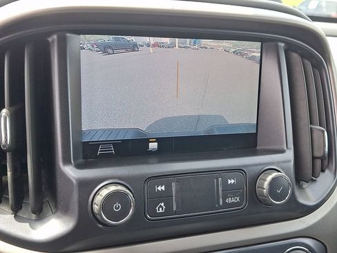 Used 2021 Chevrolet Colorado Z71 w/ Safety Package AWD/4WD image 18
