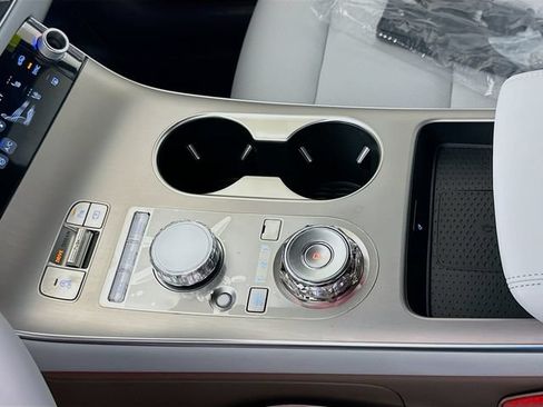 Certified 2026 Genesis GV70 2.5T Advanced AWD/4WD image 15
