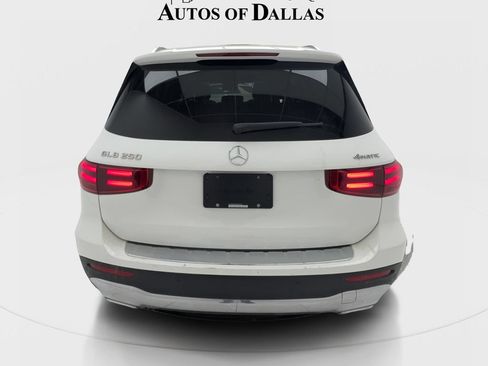 Used 2025 Mercedes-Benz GLB 250 4MATIC image 9