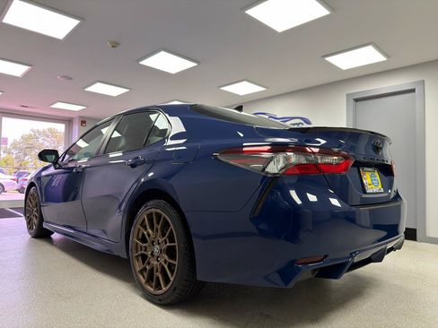 Used 2023 Toyota Camry SE w/ Convenience Package AWD/4WD image 5