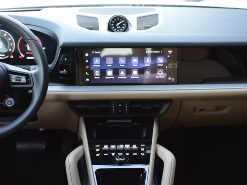 Certified 2026 Porsche Cayenne Coupe AWD/4WD image 19