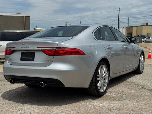 Used 2017 Jaguar XF Prestige RWD image 7
