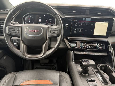 Used 2023 GMC Sierra 1500 AT4 w/ Technology Package AWD/4WD image 13