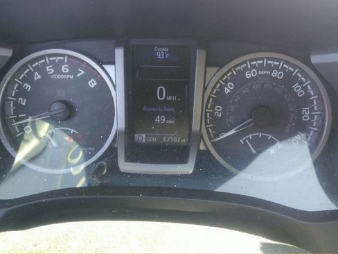 Used 2017 Toyota Tacoma Limited w/ Tow Package image 9