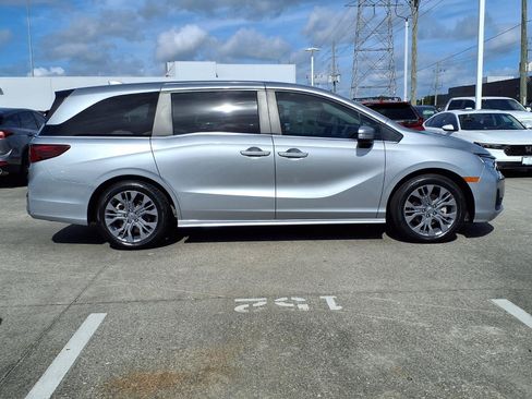 Used 2025 Honda Odyssey Touring image 26