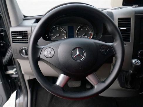 Used 2015 Mercedes-Benz Sprinter 2500 image 32