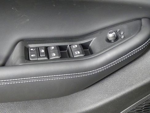 New 2025 Jeep Grand Cherokee Laredo image 17