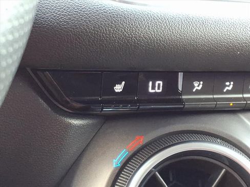 Used 2021 Chevrolet Blazer LT FWD image 12