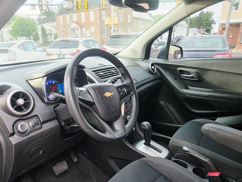 Used 2015 Chevrolet Trax LS AWD/4WD image 11