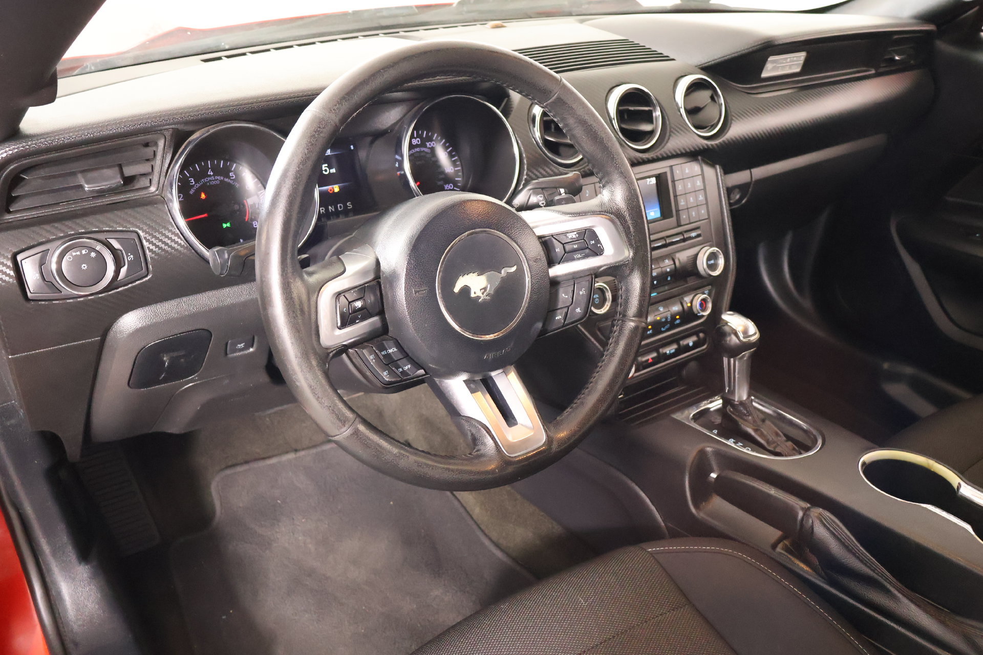 Used 2016 Ford Mustang Coupe RWD image 2