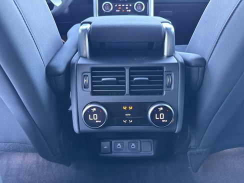 Certified 2025 Land Rover Discovery S image 17