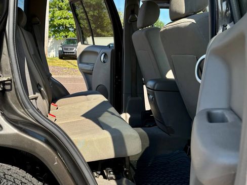 Used 2006 Jeep Liberty Limited image 23