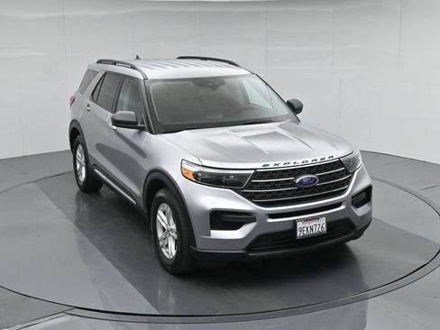 Certified 2022 Ford Explorer XLT RWD image 55