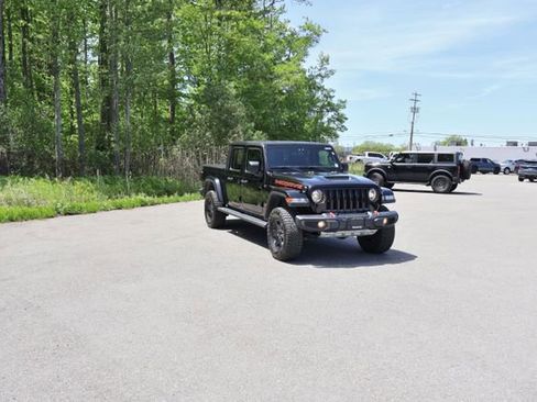Used 2023 Jeep Gladiator Mojave w/ Cold Weather Group AWD/4WD image 11