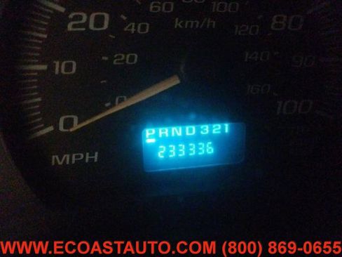 Used 2005 Chevrolet Express 2500 image 8